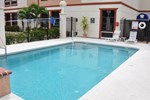 Отель La Quinta Inn & Suites St. Petersburg Northeast Отель La Quinta Inn & Suites St. Petersburg Northeast