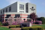 Отель Doubletree Hotel Bradley International Airport Отель Doubletree Hotel Bradley International Airport