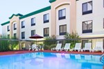 Отель Holiday Inn Express Fayetteville Отель Holiday Inn Express Fayetteville