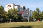 Отель Hampton Inn & Suites Raleigh-Cary I-40 (RBC Center) Отель Hampton Inn & Suites Raleigh-Cary I-40 (RBC Center)
