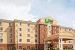 Отель Holiday Inn Express Hotel and Suites Petersburg - Fort Lee Отель Holiday Inn Express Hotel and Suites Petersburg - Fort Lee