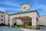 Отель Baymont Inn & Suites (formerly the Holiday Inn Express) Отель Baymont Inn & Suites (formerly the Holiday Inn Express)