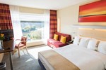 Отель Holiday Inn Express Zürich Airport Отель Holiday Inn Express Zürich Airport