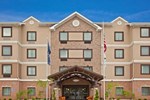 Отель Staybridge Suites South Bend – University Area Отель Staybridge Suites South Bend – University Area