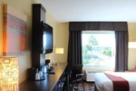Отель Holiday Inn Express Cruise Airport Отель Holiday Inn Express Cruise Airport
