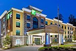Отель Holiday Inn Express Hotel & Suites Clemson - University Area Отель Holiday Inn Express Hotel & Suites Clemson - University Area