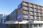 Отель Howard Johnson Hotel by the Falls Отель Howard Johnson Hotel by the Falls