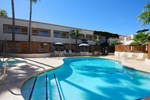 Отель Ramada Inn & Suites Foothills Resort Отель Ramada Inn & Suites Foothills Resort