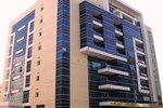 Отель Royal Ascot Apt Отель Royal Ascot Apt