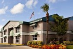 Отель Super 8 Kissimmee Suites Отель Super 8 Kissimmee Suites