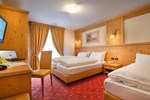 Отель Hotel Amerikan Отель Hotel Amerikan