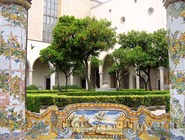 Внутренний дворик монастыря Санта-Кьяра