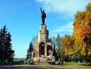 Памятник Ленину в Центральном парке Костромы