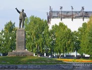 Памятник Ленину у ДК "Химик"