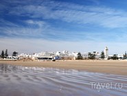 Пляж в городе Эс-Сувейра, Марокко