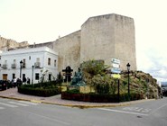 Одна из стен Castillo de Guzman в Тарифе