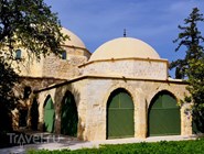 Двор мечети Хала-Султан-Текке в Ларнаке