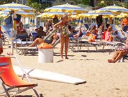 Пескара: городской пляж в разгар сезона