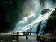 Водопад Панкада-Гранди (высотой 61 метр) на реке Кашуэйра-Гранди является частью заповедника