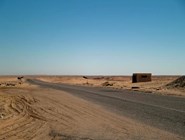 Дорога к оазису Бахария по Ливийской пустыне
