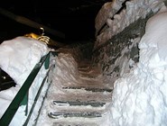 Лестница под снегом