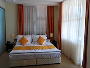 Удобная кровать в гостинице Grand Hotel Velingrad