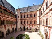 Внутренний двор замка Тратцберг 
