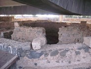 Фундаментом древнего храма