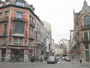 Вид на улицу Ватё, на заднем плане – пример брюсселизации