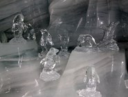 Фигурки в Ледяном дворце