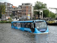 Бело-голубой автобус-амфибия Floating Dutchman