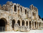 На территории Акрополя находится 21 уникальный памятник истории и культуры