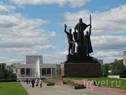 Монумент "Героям фронта и тыла"