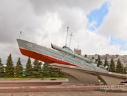 Памятник морякам-балтийцам: торпедный катер "Комсомолец"