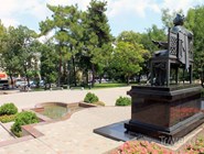 Перед памятником Пушкину установлен фонтан