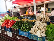 Свежие овощи и фрукты лучше покупать на рынке