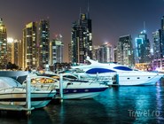 Небоскребы района Дубай-Марина ночью