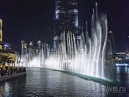 Вечернее шоу фонтанов у Burj Khalifa