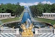Петродворец. Фото: petersburg-inns.com