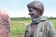 Памятник Валентине Маркевич. // annews.ru