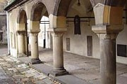 Проводить экскурсии имеют право только 200 экскурсоводов. // otrok.n-t.org