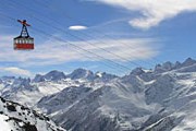 Началось строительство канатной дороги Медео – Чимбулак. // fotoputi.com