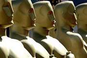 Туристы в Нью-Йорке могут сфотографироваться с "Оскаром". // РИА "Новости"