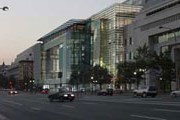 Newseum - один из самых дорогих музейных проектов. // Lenta.ru/polshek.com