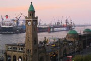 Порт - одна из главных достопримечательностей Гамбурга. // tatsachen-ueber-deutschland.de