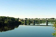 Автобус едет вдоль берегов Западной Двины. // polotsk.land.ru