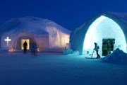 Ледяная церковь популярна у туристов. // GettyImages