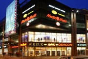 Отель будет расположен напротив Доминиканской галереи. // galeria-dominikanska.pl