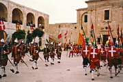 Шоу Alarme! можно увидеть в форте Сент-Элмо. // ecenglish.com