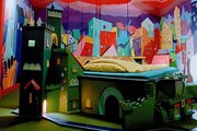 Номер с кроватью в виде замка в отеле City Lodge. // weburbanist.com